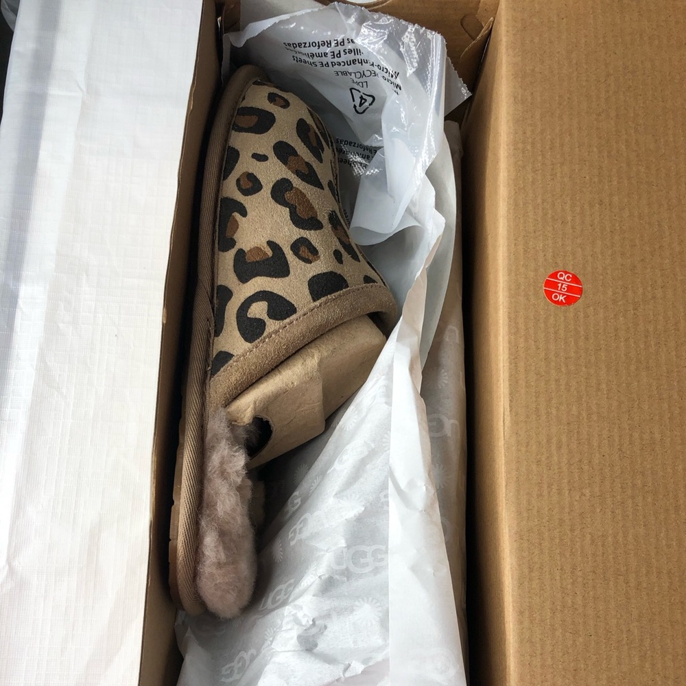 Ugg slippers. Women’s size 9. Leopard print.